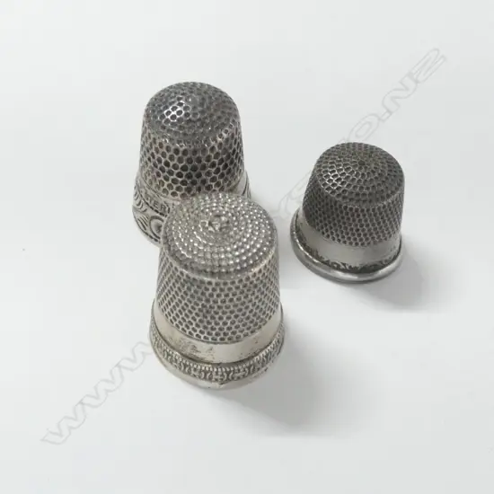 3 VINTAGE STG SILVER THIMBLES 10.1GMS 