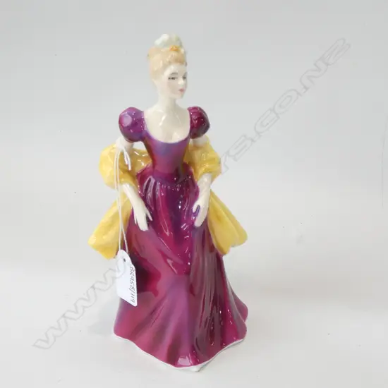 ROYAL DOULTON FIGURINE 'LORETTA'