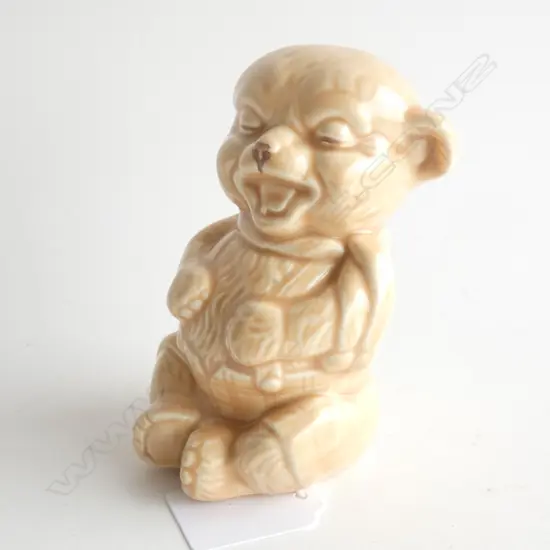 A Sylvac beige teddy bear