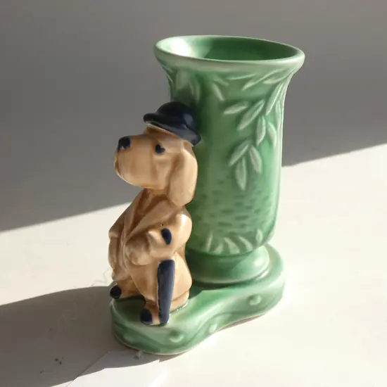 A Sylvac spill vase 2660