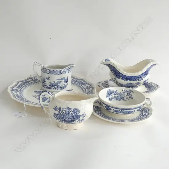 MASONS IRONSTONE B&W PLATE, SOUP COUPE, 2 JUGS & GRAVY BOAT