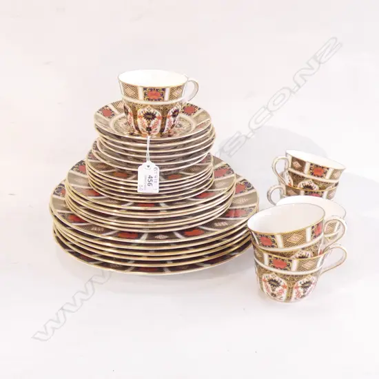 ROYAL CROWN DERBY RED STAMP 30 PC SET - PRISTINE CONDITION ...