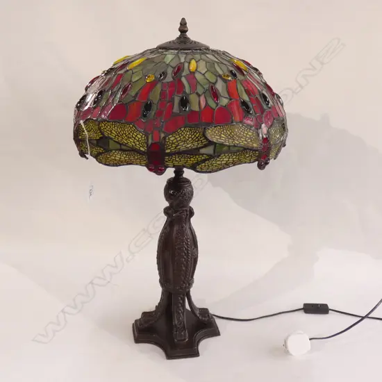 TIFFANY STYLE TABLE LAMP