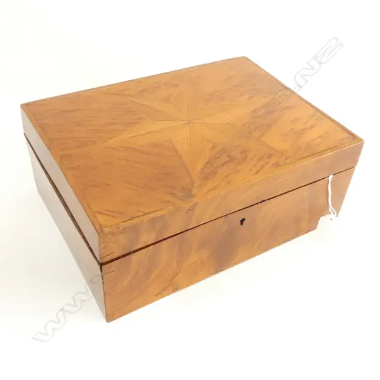 COLONIAL NATIVE NZ TIMBERS BOX, MOTTLE KAURI ETC..295 X 220 X 125MM