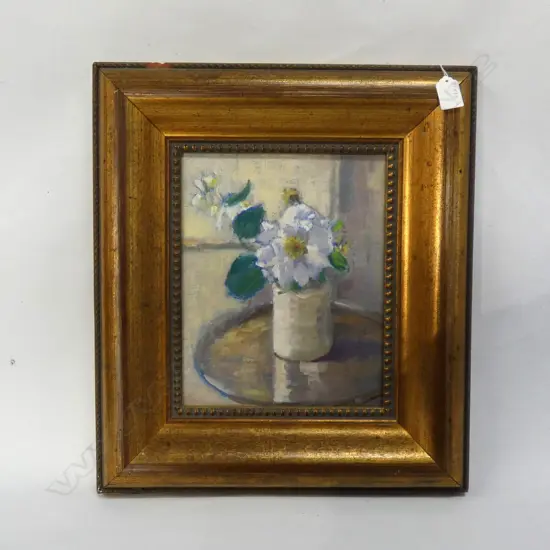  UNSIGNED, FLORAL STILL LIFE, OILS ON CANVAS. 230 x 290mm. 