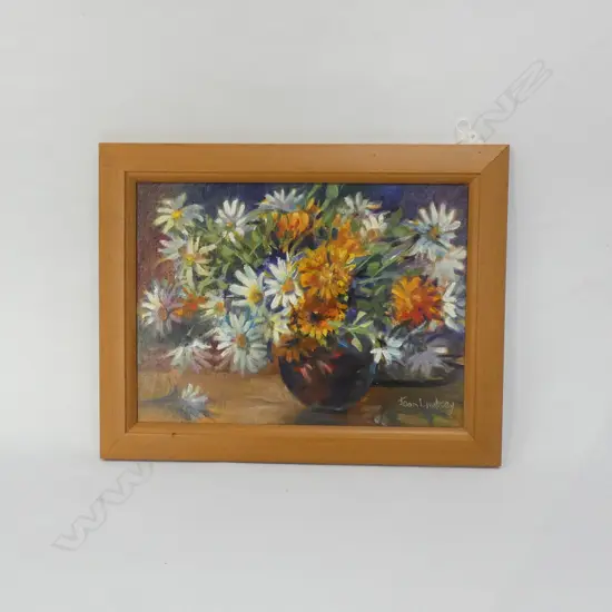 JOAN LINDSEY (B.1926-)  FULL BLOOM FLORAL STILL LIFE OILS ON CANVAS. 295 x 220mm