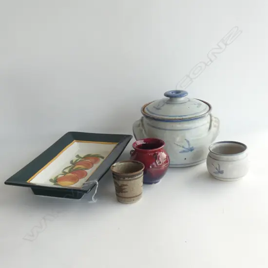 4 PCS NZ POTTERY; CHAPMAN BOWLS / BLOCK BOWL + KERI BLUE PLATE L 340MM