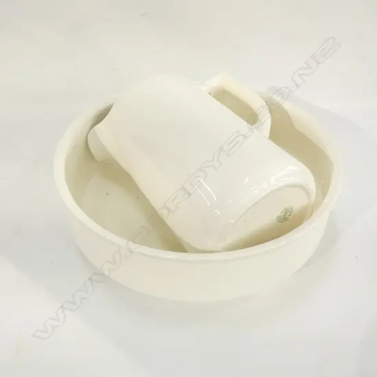 LG DUTCH CREAM WARE BATHROOM SET JUG (H270)  & BASIN (DIA 365MM) (SM CHIP TO JUG) 
