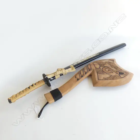 JAPANESE KATANA SWORD L.695mm + CARVED WOODEN AXE
