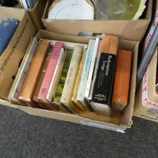 BOX LOT BOOKS; MAORI HISTORY