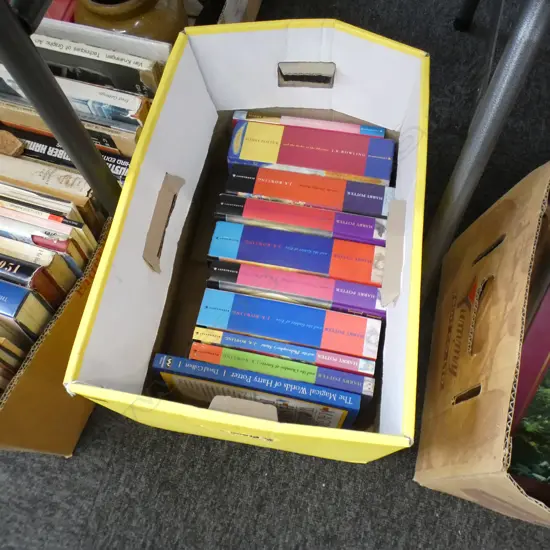 BOX LOT HARRY POTTER BOOKS