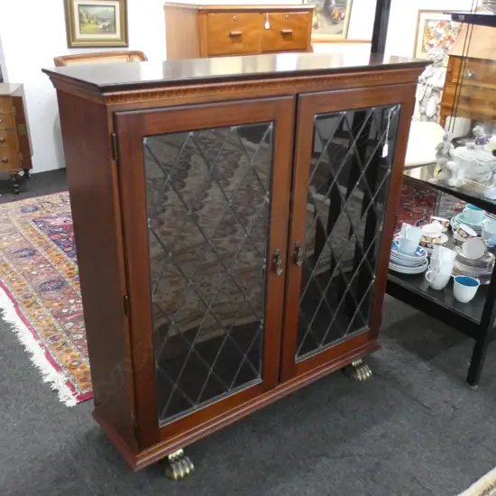 MAHOGANY BOOKCASE WITH LEADLIGHT DOORS L 1000MM