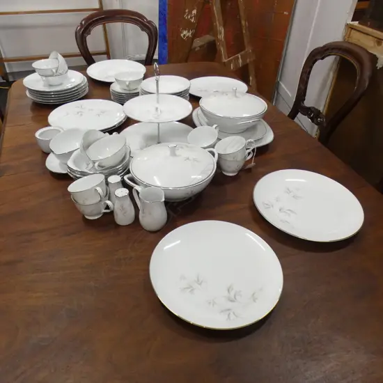 NORITAKE 'ROWENA' DINNER SERVICE