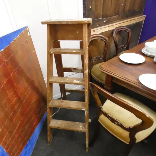 VINTAGE WOODEN 4 STEP LADDER