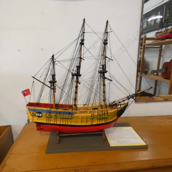 MODEL SHIP 'H.M.S. BOUNTY' H.600mm