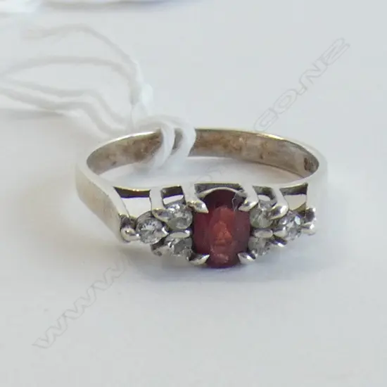 STG SILVER RING W GARNET & FAUX DIAMONDS