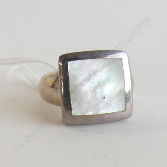 SILVER & MOTHER-OF-PEARL SQUARE PANEL RING