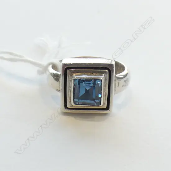 SILVER AND AQUAMARINE OR BLUE TOPAZ RING