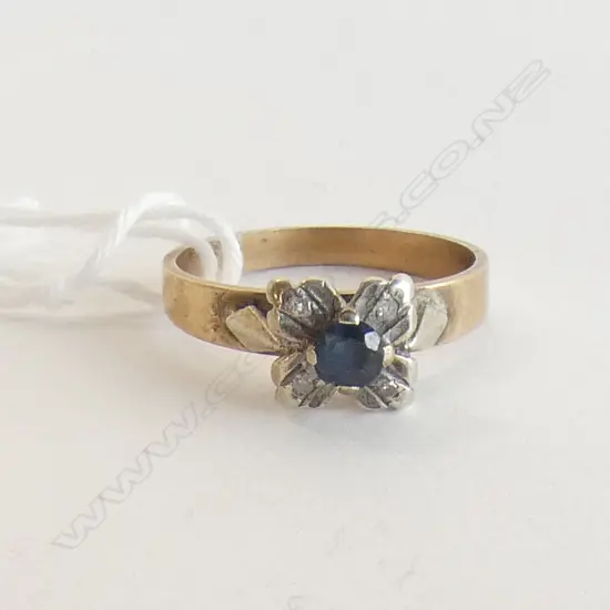 9CT GOLD SAPPHIRE & DIAMOND RING 3gms