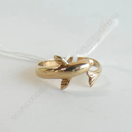 9CT GOLD DOLPHIN RING  2.12gm
