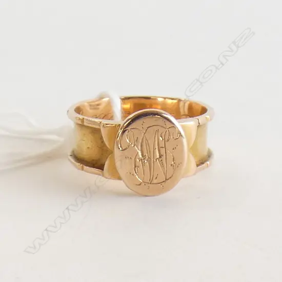 ANTIQUE 18CT GOLD MEMORIAL RING 4gm