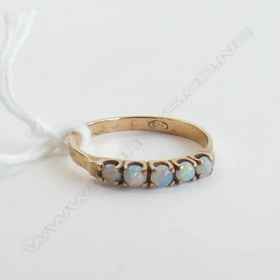 9CT 5 OPAL CABOCHON RING SMALL SIZE