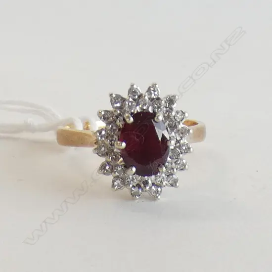 9CT GARNET & DIAMOND CLUSTER RING