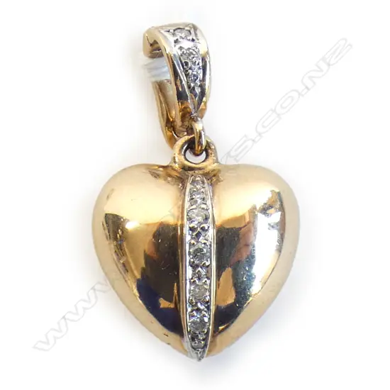 9CT YELLOW GOLD DIAMOND & HEART SHAPE PENDANT