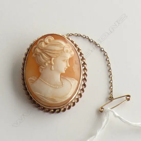 9CT GOLD CARVED CAMEO BROOCH H.42mm