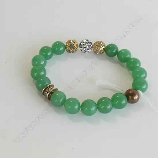 JADE BEAD BRACELET WITH COSTUME SPACERS