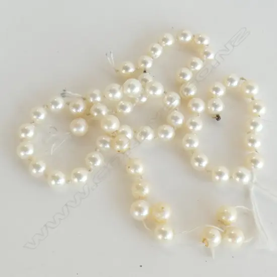 CULTURED UNIFORM PEARL NECKLACE REQUIRES RESTRINGING