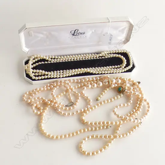 ASST STRANDS VINTAGE COSTUME PEARL NECKLACES