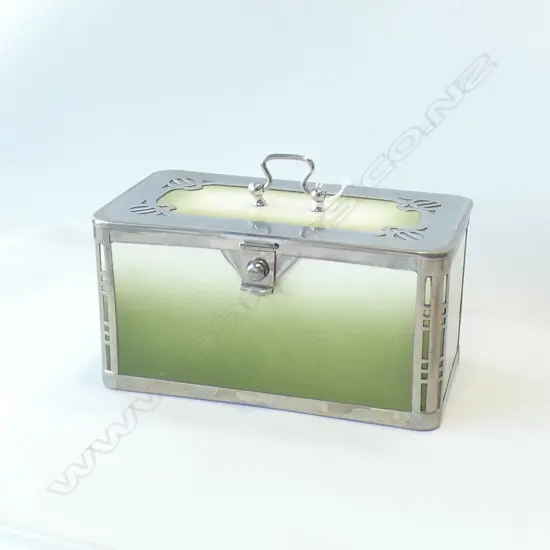 WMF S/PLATE & CHINA BOX  LID L.240mm