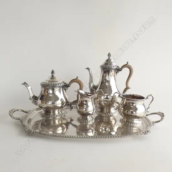 QUALITY EPNS S/PLATE 5PCE COFFEE & TEA SERVICE ON TRAY L.500mm SHELL & GADROON RIM