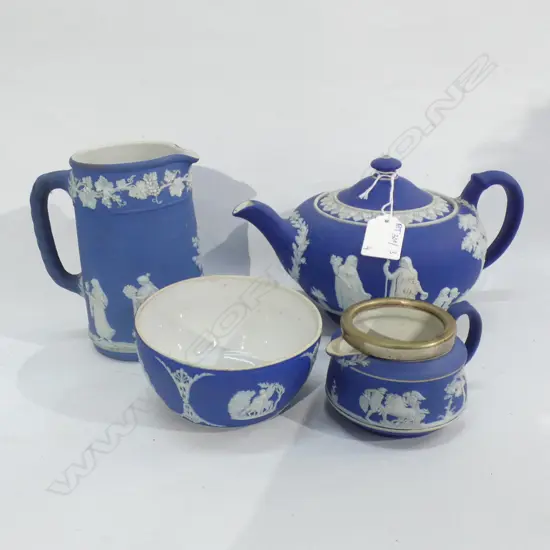 4 PCES BLUE WEDGWOOD JASPERWARE 