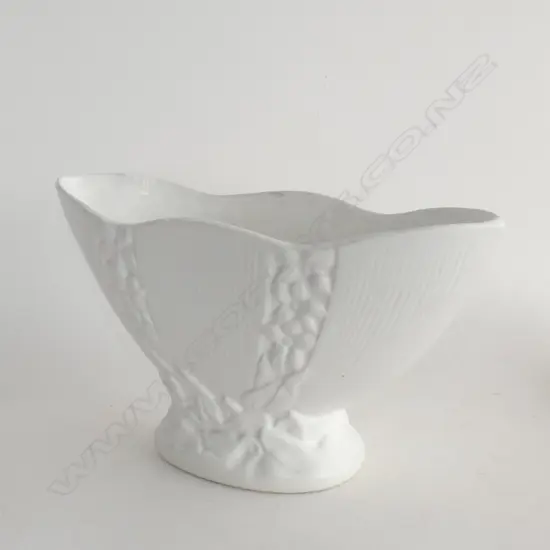 CROWN LYNN  STYLE VASE  (ROYDON POTTERY) H 160MM