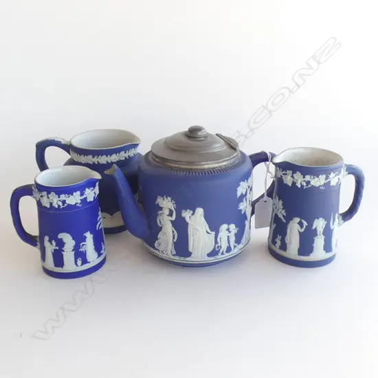 4 PCES BLUE WEDGWOOD JASPERWARE 