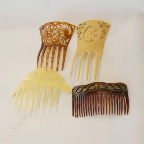 4  ASST LG VINTAGE COMBS