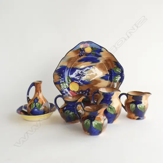 H & K TUNSTALL 'AUTUMN' - 5 JUGS (TALLEST H 125MM) SM BOWL (DIA 137MM) + SQ CAKE PLATE  (225MM) EXCELLENT CONDITION