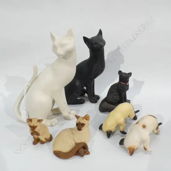 7 ASST CAT FIGURINES INCL FRANKLIN MINT BLACK CAT & WHITE CAT (H 200MM)