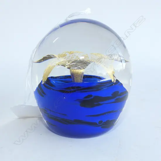 GARY NASH PAPER WEIGHT SIGNED & DATED '98 30/160 H.90mm