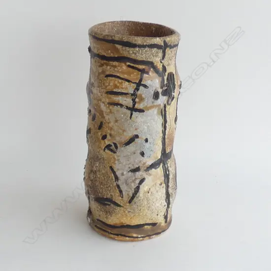 COLIN UNDERWOOD STUDIO POTTERY VASE H.215mm