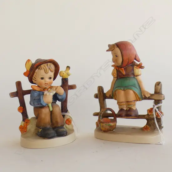 2 HUMMEL FIGURINES - BOY  PICKING FLOWER (H 110MM) & GIRL SITTING ON FENCE (H 125MM)
