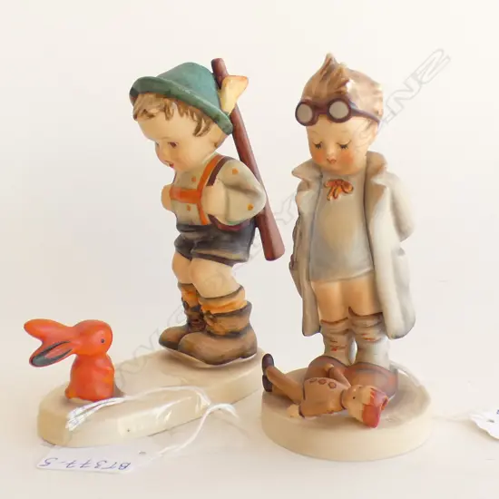 2 HUMMEL FIGURINES 'SENSITIVE HUNTER' (H 120MM) &  'DOCTOR' (H 125MM) ...