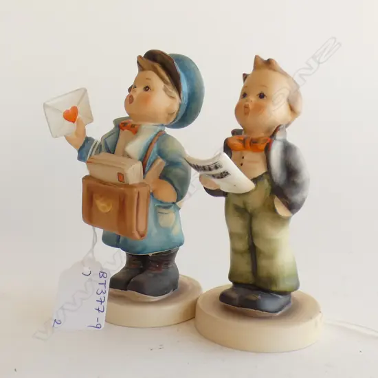 2 HUMMEL FIGURINES - 'POSTMAN' (H120MM) & BOY SINGING (H125MM)