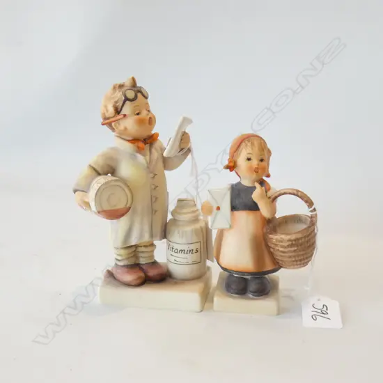 2 HUMMEL FIGURINES 'LITTLE PHARMACIST' (H 150MM) & 'MEDITATION GIRL' (H 115MM)