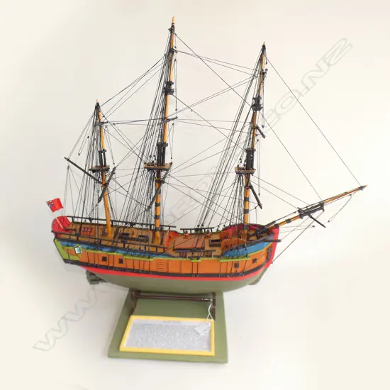 MODEL SAILING SHIP - HM BARK ENDEAVOUR L 700MM