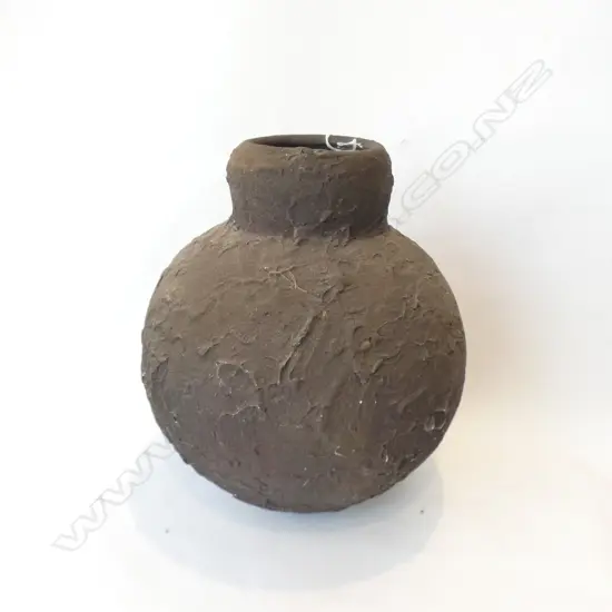 LG BARRY DOYLE POTTERY VASE H. 310MM