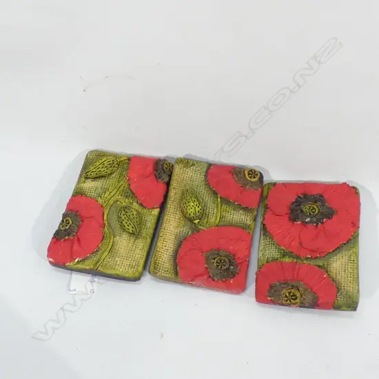 POTTERY WALL TRIPTYCH - POPPIES  130 X 90MM