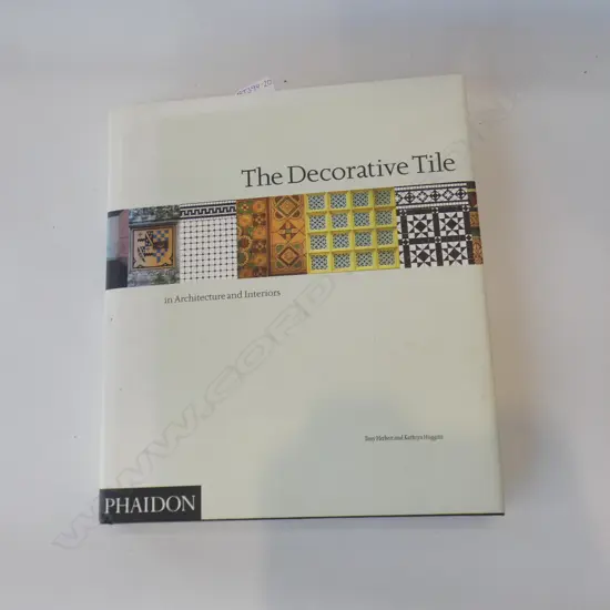 LG REFERENCE BOOK 'THE DECORATIVE TILE IN ARCHITECTURE & INTERIORS'